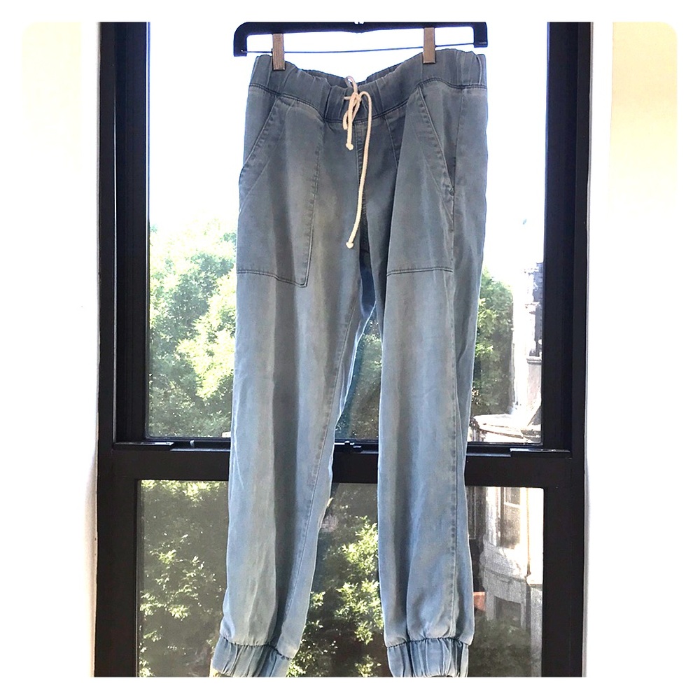 Soft Joggers with cinched ankles
